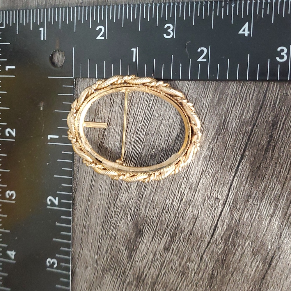 Openwork Customizable Brooch B446 - image 5